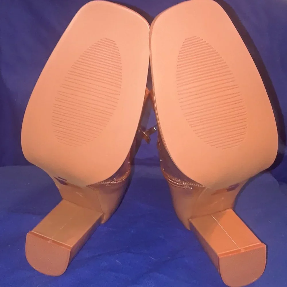 AZALEA WANG DO YOUR THANG CHUNKY HEEL BOOTIE IN CARAMEL
